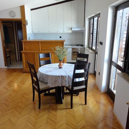Apartman Lucijan Marusici  Buitenkant foto