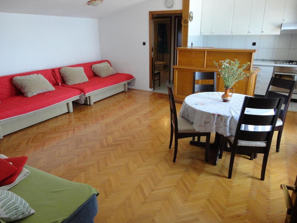 Apartman Lucijan Marusici  Buitenkant foto