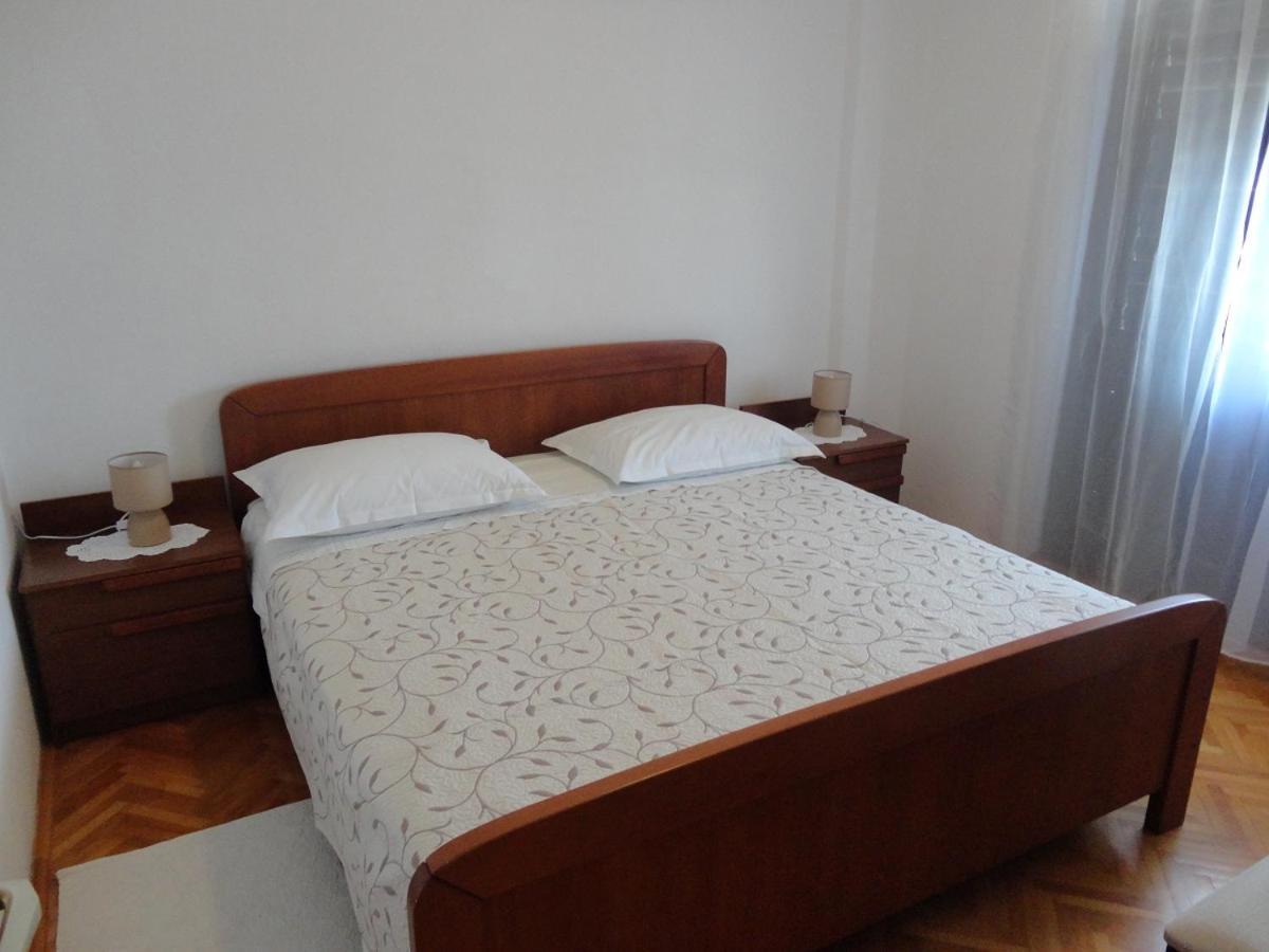 Apartman Lucijan Marusici  Buitenkant foto