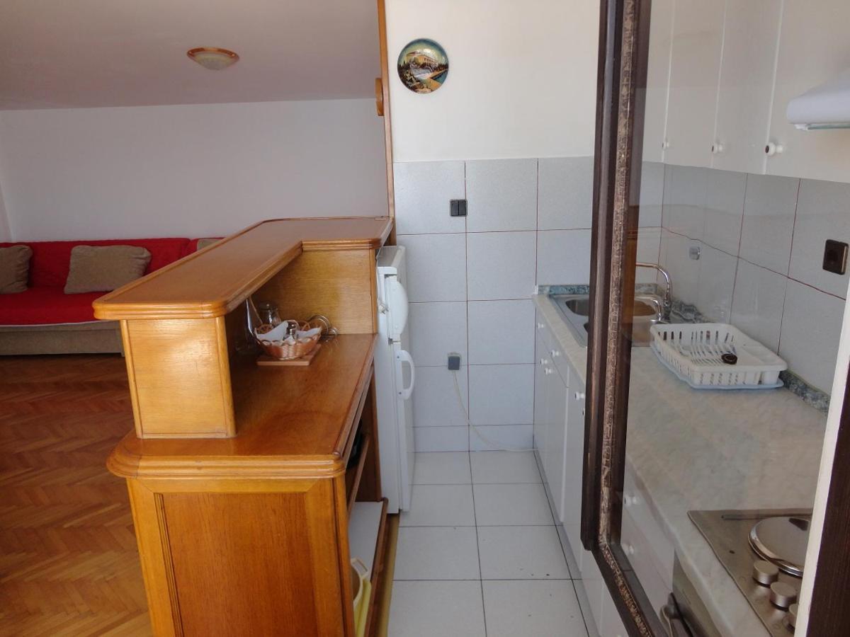 Apartman Lucijan Marusici  Buitenkant foto